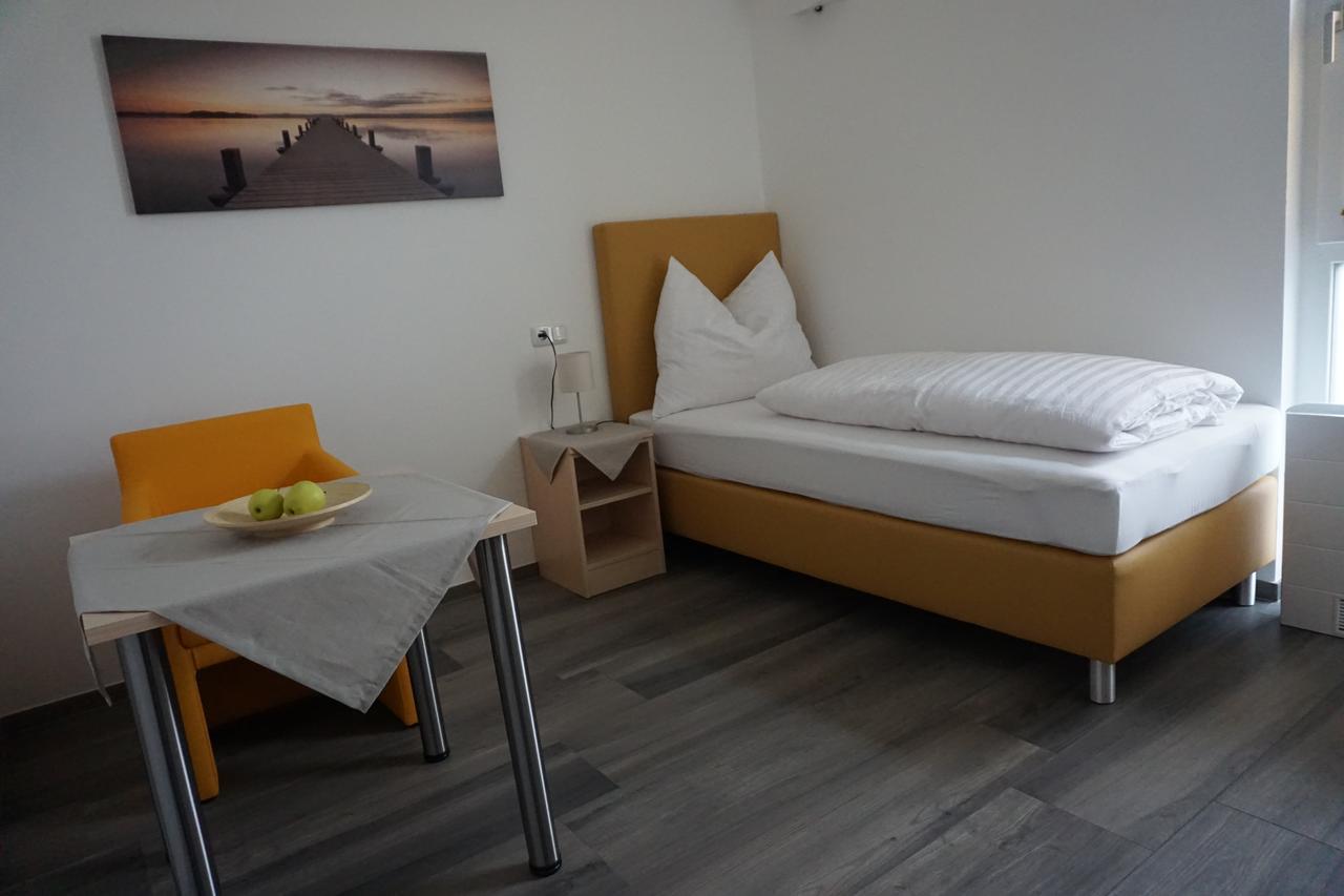 Schlafplatzl Hotel Marchtrenk Buitenkant foto